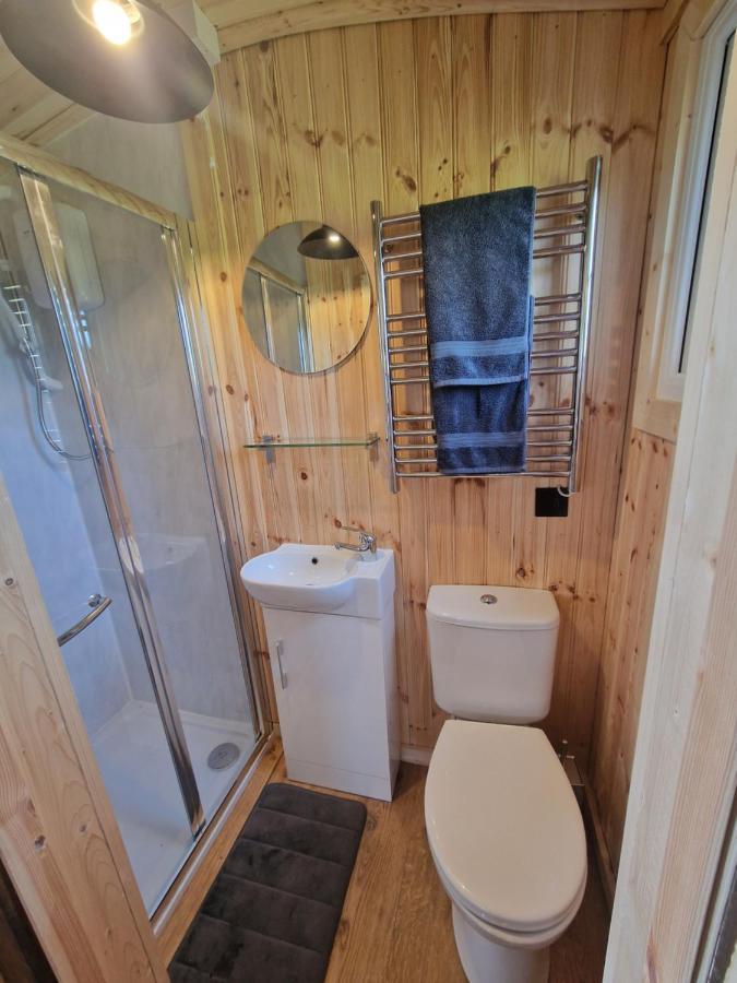 Cwtch Glamping Shepherds Huts Abergavenny Exterior photo